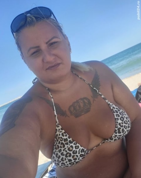 Angela Matura 32 ani show la webcam