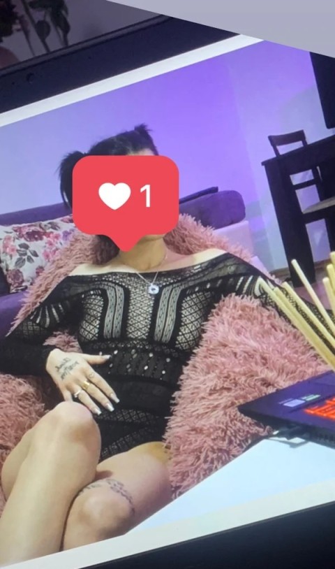 Roxana, femeie tânără în căutarea unei conexiuni reale - imagine 19053