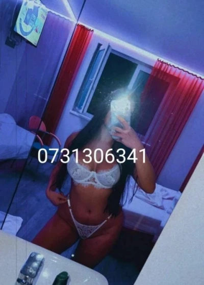 Bianca - bruneta cu forme frumoase