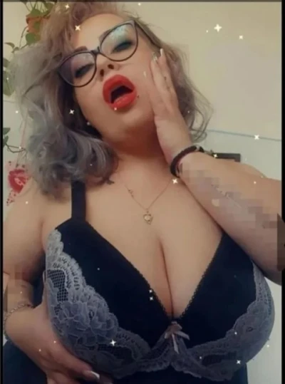 Noua venită doamna matura 41ani voluptoasa cu forme singura în locație ofer fantezi pe placu tau