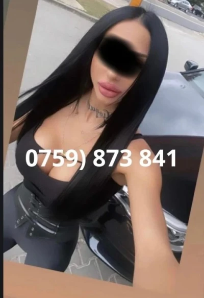 La tine sau la hotel am și locație