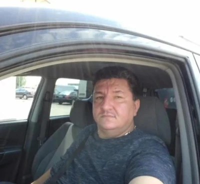 Caut o doamna pentru o relatie stabila sau casatorie