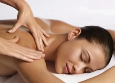 Ofer masaj strict terapeutic doamnelor de 30 pana in 60 de ani.