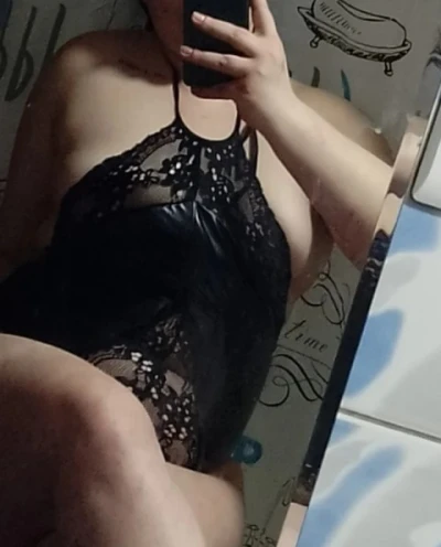 Bruneta focoasa pentru cateva zile în orașul tau