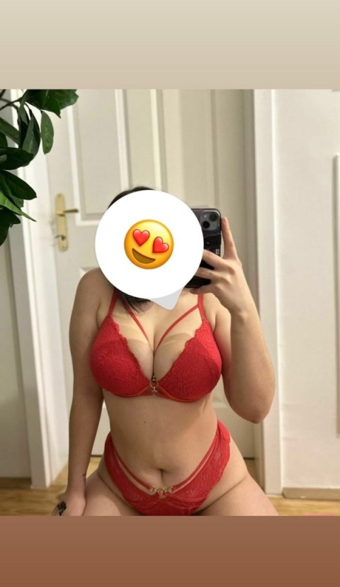 Pustoaica cu forme frumoase!! - imagine 47519