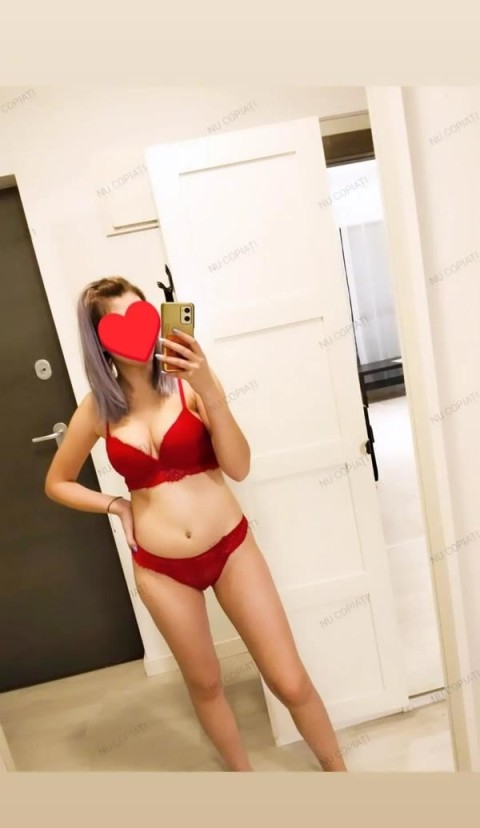 Blonda sexy la voi în oraș