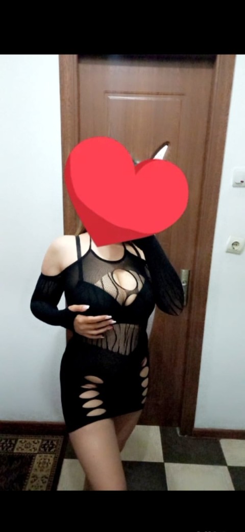 Mirela, am 18 ani sunt noua în oras