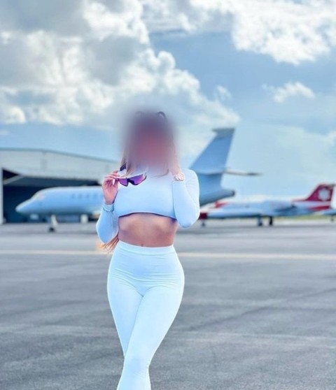 Deplasarii doar la hotel suna ma comfirm pozele reala 22 ani raluka