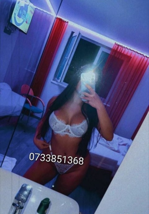 Bianca - Escortă Bruneta cu Forme Atragătoare în Zona Mall Coresi