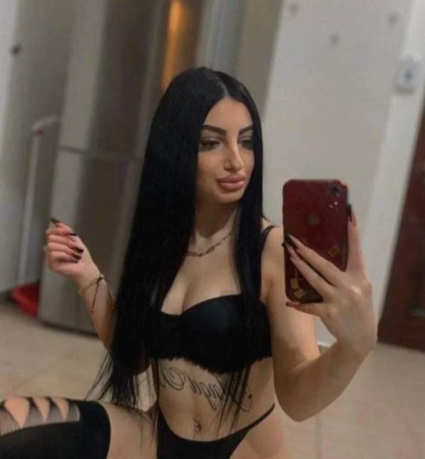 Femei Sincere si Calde in Arad: Raluca si Vanesa