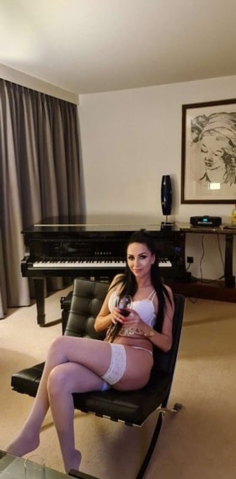 Escorta disponibila pentru intalniri intime la tine sau la hotel in Cluj-Napoca - imagine 69062