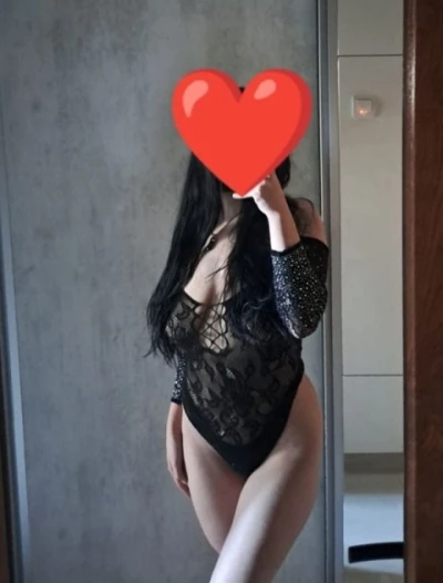 Livia nouă în oraș am și piercing 100% naturală