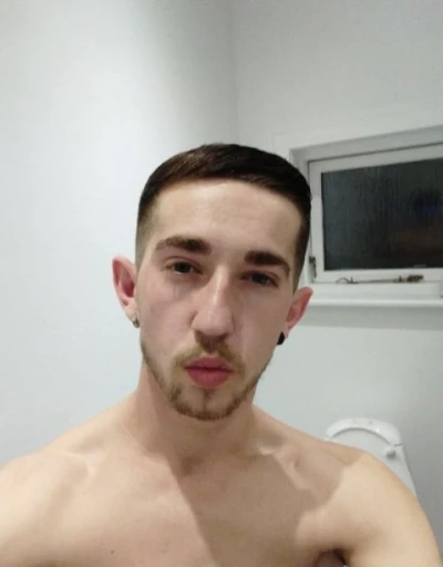 Doar femeii si fac doar deplasari