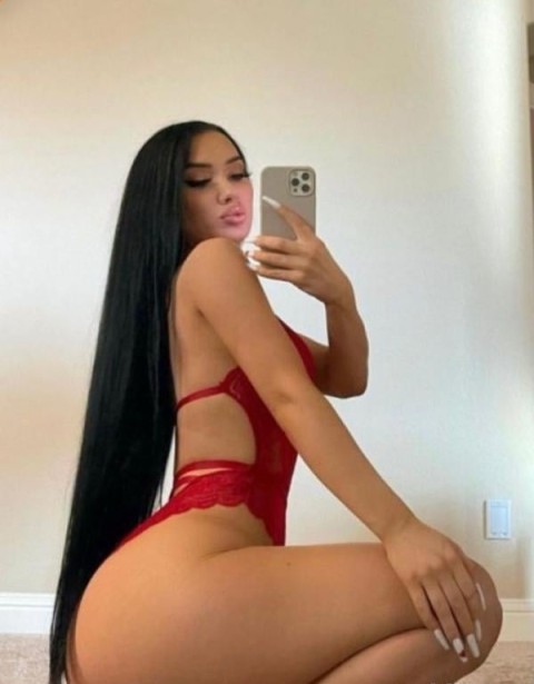 Crina, escorta cu pircing intim – doar deplasari!