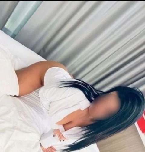 Buna sunt Ella deplasari