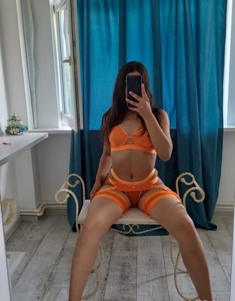 Buna sunt Giulia si sunt noua ...