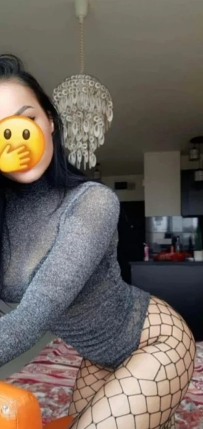 Bună sunt Mimi o tipă sexy cu forme pentru prima dată la tine