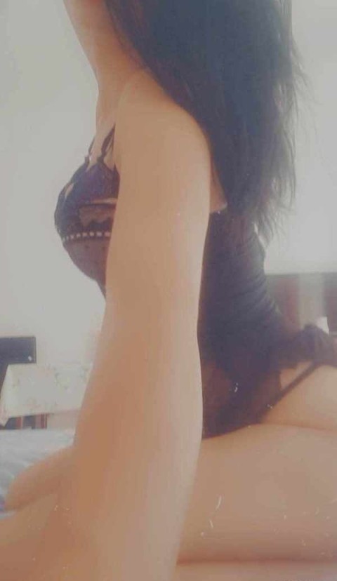 Adela, Escort Alba Iulia la Tine sau la Mine