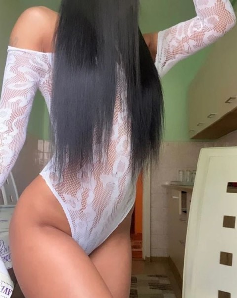 Experienta Unica Cu O Bruneta Irezistibila In Baia Mare - imagine 110761