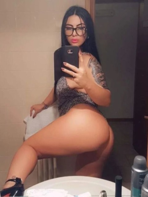 Alina escorta bruneta pasionala 25 ani prima data in Resita - imagine 110837