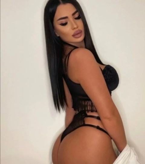 Blonda si bruneta - imagine 112785