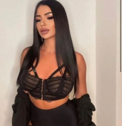 Blonda si bruneta - imagine 112786