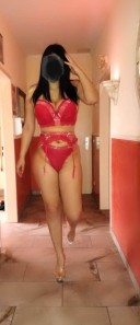 Bruneta sexi noua la tine in oras - imagine 2