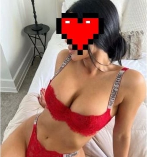 Escorta incitanta, buze voluptoase si silicoane perfecte in Constanta