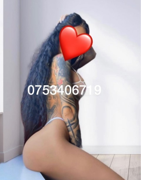 Escorta Noua in Constanta, Confirm cu Tatuajele