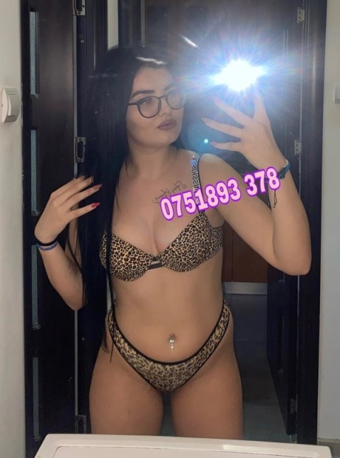 Bruneta pasionala ofer servicii escorta in Mamaia-Sat - imagine 115584