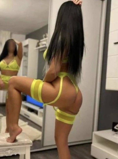 Sara ma deplasez ?i la hotel fac ?i party