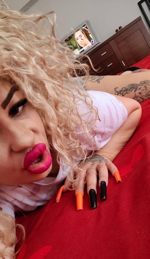 Bun?! Sunt Roxana !!!! zona corneliu coposu