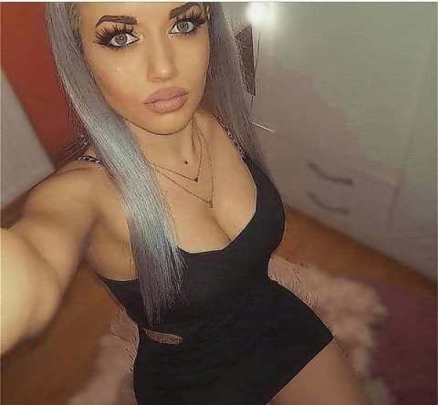 buna sunt Selena - imagine 117579