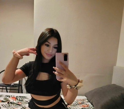 Elena - Tanara Escortă de 19 Ani din Oradea - imagine 119360
