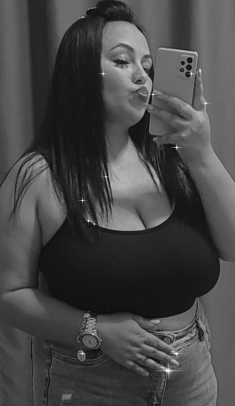 Buna eu sunt ioana .