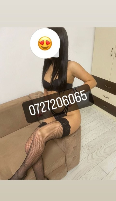 Bruneta reala 100% Cora lujerului