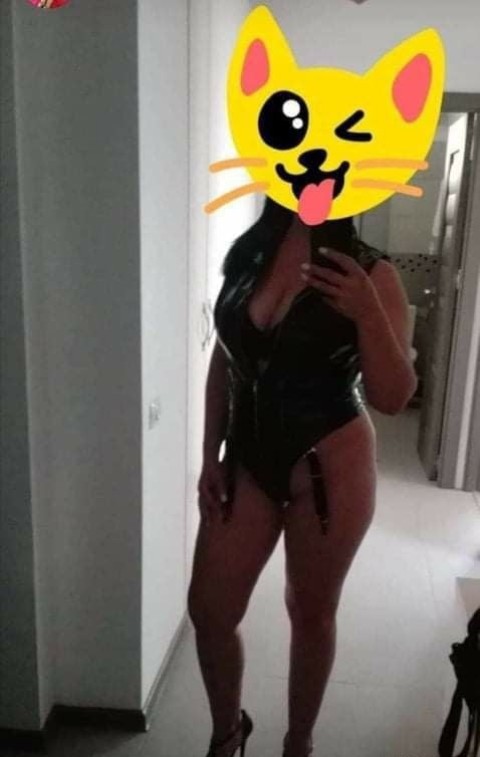 Bruneta dominatoare ...Dominare soft !! - imagine 120040