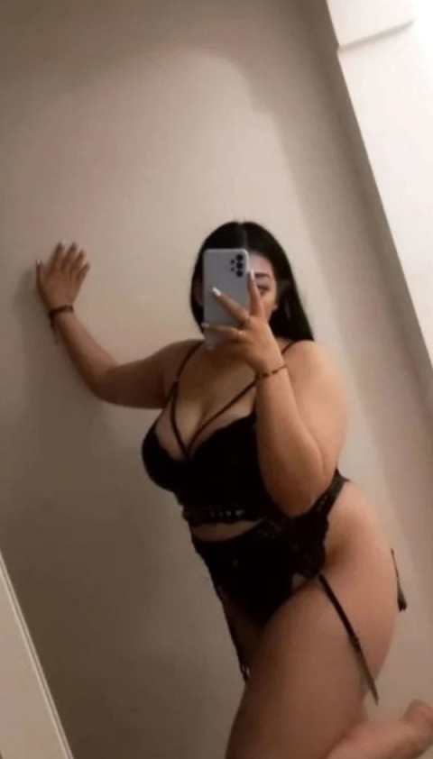 Escorta disponibila pentru intalniri discrete in masina - imagine 120149