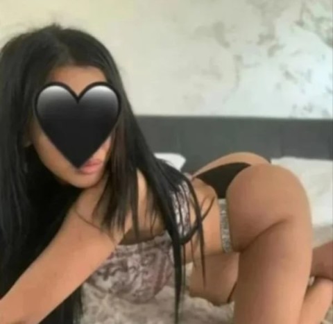 Bruneta skinny,senzuala si delicata ,noua in oras