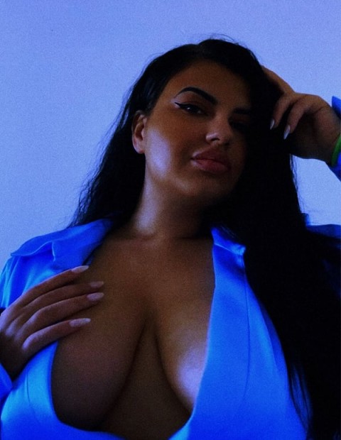 Bruneta voluptoasa Militari residence - Discretie garantata