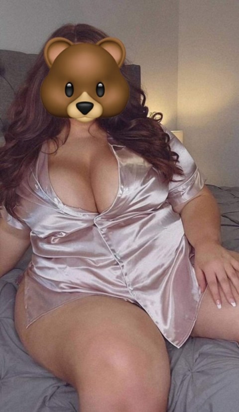 Buna dunt cu sanii si fundu mare sunt unguroaica si va dau detslli in mesaj