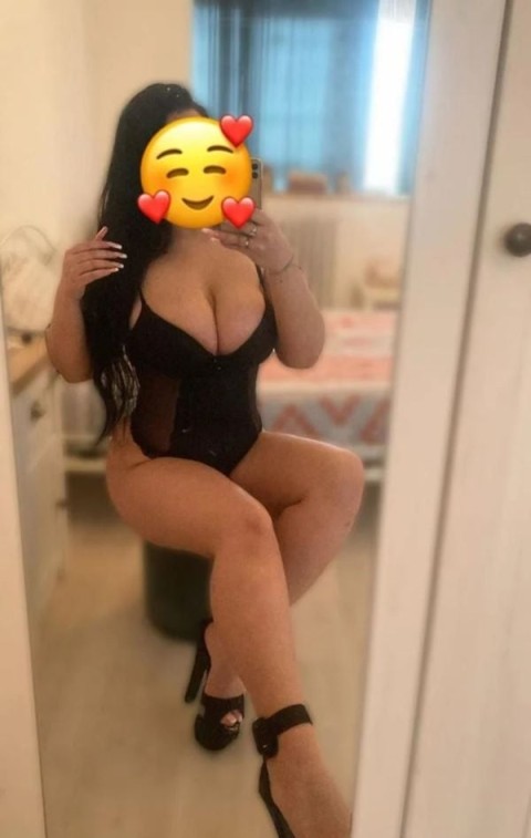 Noua Escorta Bruneta in Summerland Mamaia - imagine 126904