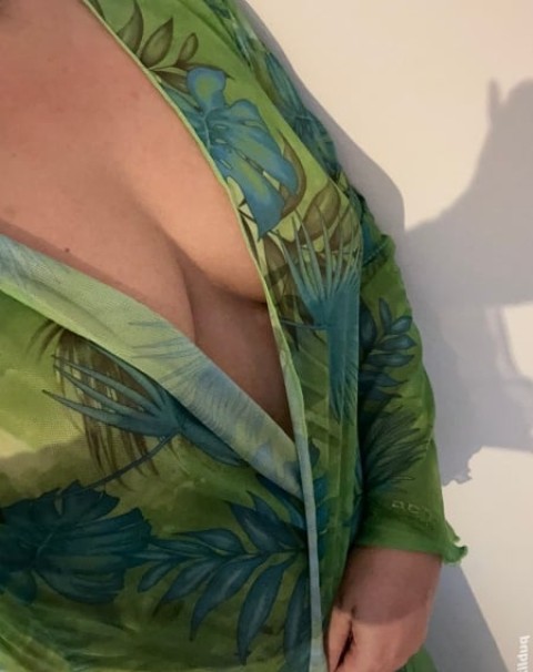 Escorta Blonda Voluptoasa pentru Momente Pasionale - imagine 127995