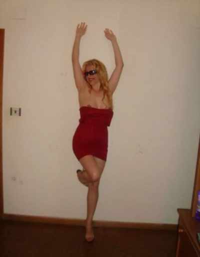 Doamna 34 ani, locatie cu aer cond., posibil deplasare, disponibila orice ora, toate serviciile.