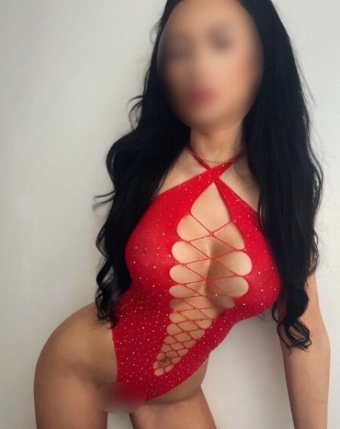 Bruneta slim gata sa te seduca - imagine 130820