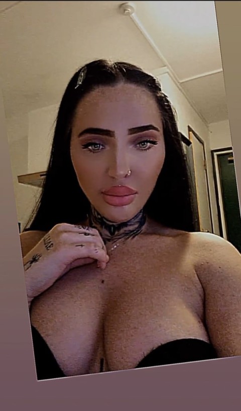 Cristina escorta pasionata in Buzau