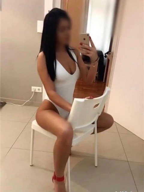Lorena - Escortă Jucăușă și Seducătoare în Oradea - imagine 135772