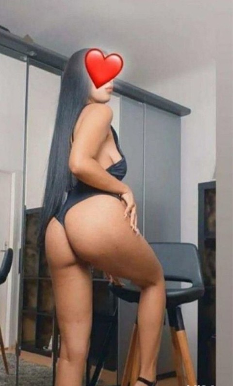 Buna! Sunt Larysa, Amanta Perfecta Disponibila pentru Deplasari