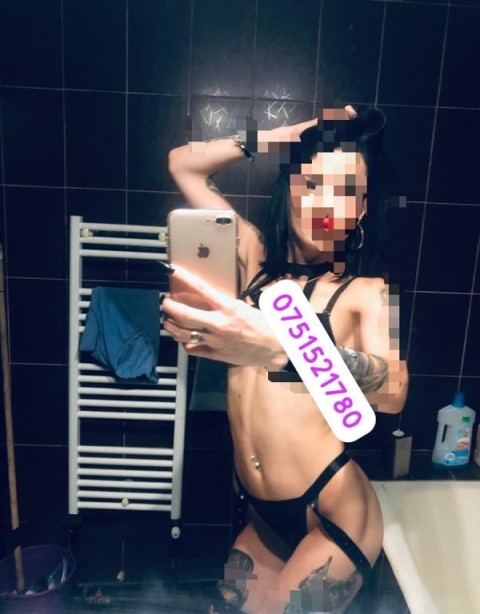 Pircing zona intima ,DOAR DEPLASARI NON STOP