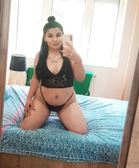 R?sf?? ?i pasiune cu o bruneta focoasa - imagine 138986